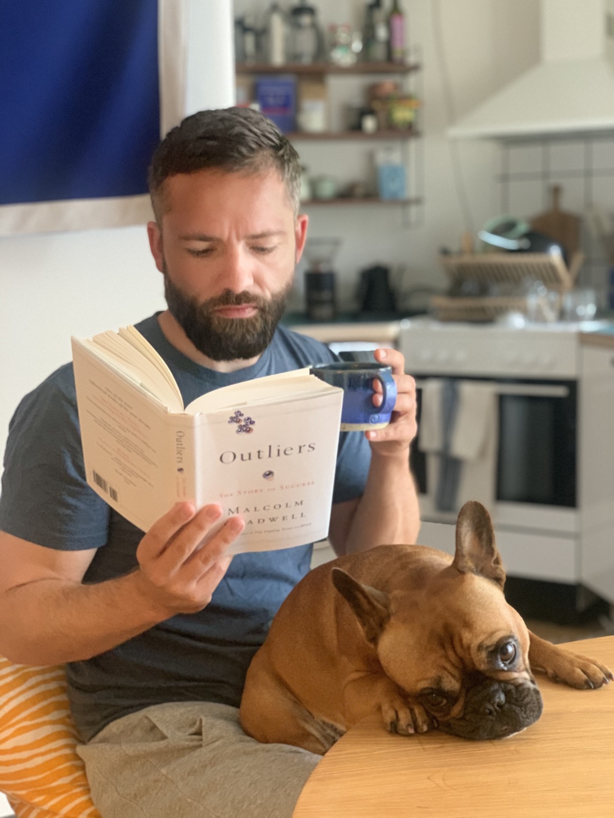 Reading with Hanx